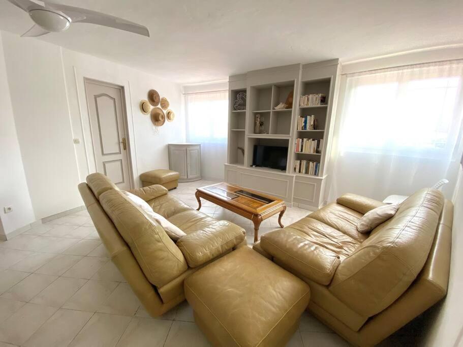 A Louer Haut De Villa 4 Pieces A Sainte-Maxime Golfe De St-Tropez Bagian luar foto